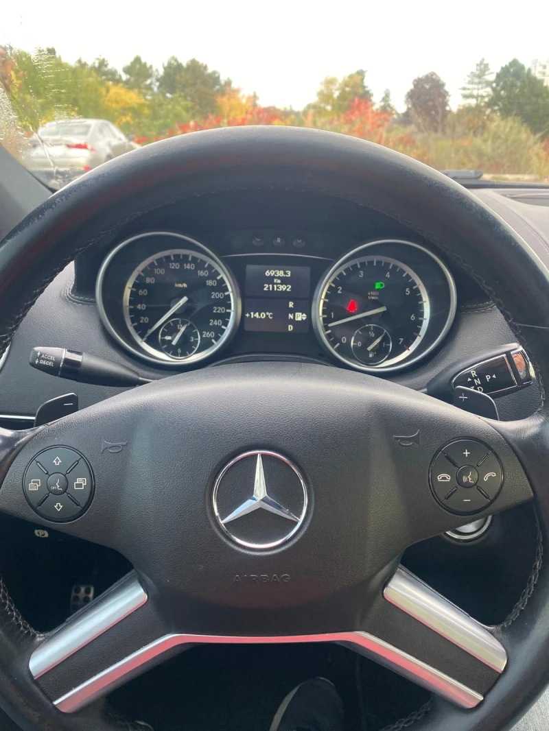 Mercedes-Benz GL 550, снимка 9 - Автомобили и джипове - 52450491