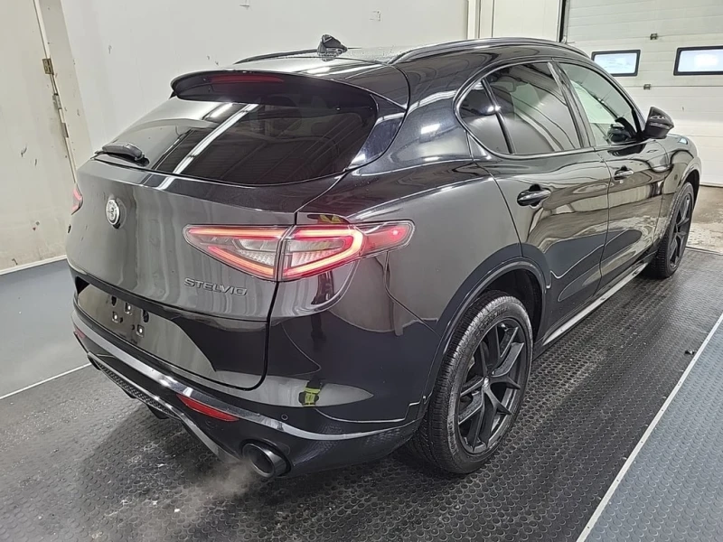 Alfa Romeo Stelvio * TI SPORT * CARFAX * БЕЗ ПЪРВОНАЧАЛНА ВНОСКА, снимка 3 - Автомобили и джипове - 53367877