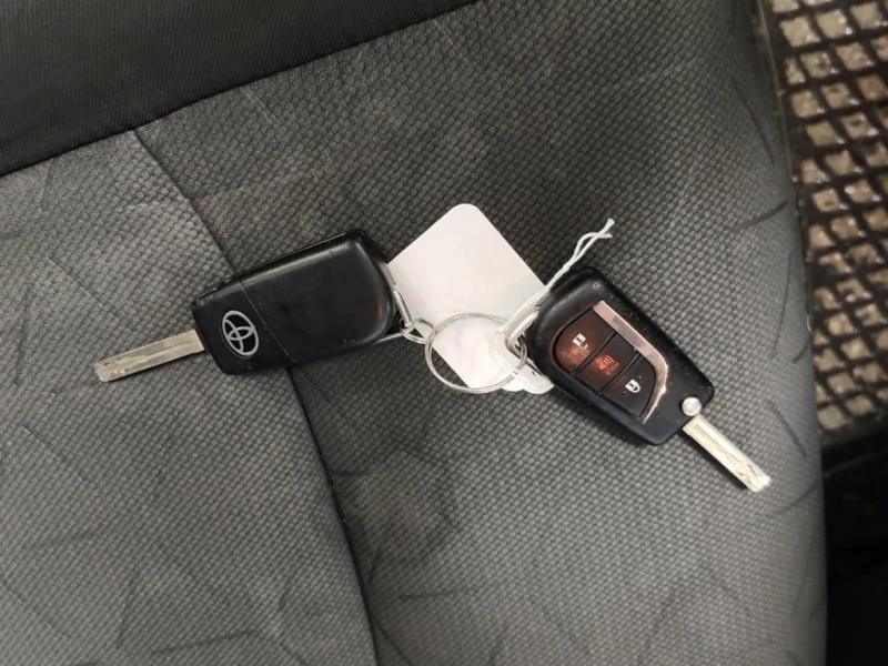 Toyota Rav4 * HYBRID LE * AWD* * ПОДГРЕВ* * АСИСТЕНТ ЗА СЛЯПА , снимка 8 - Автомобили и джипове - 53374521