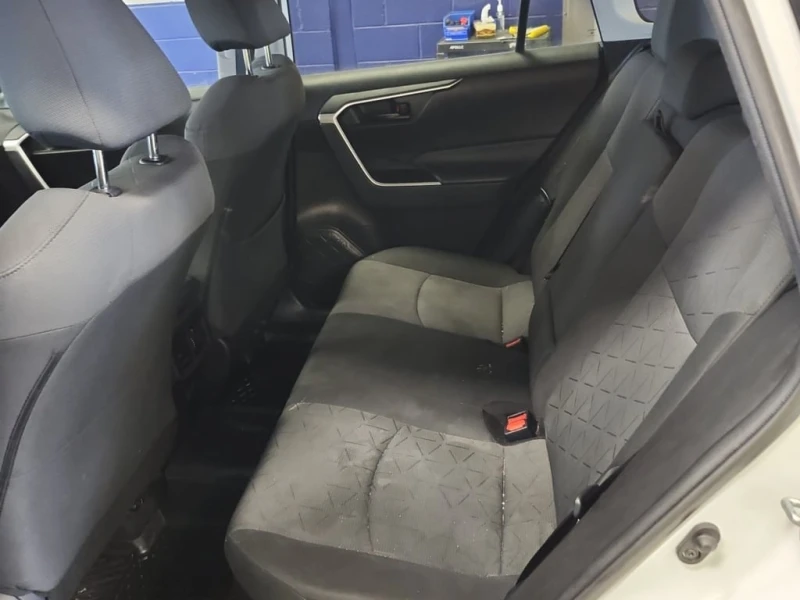 Toyota Rav4 * HYBRID LE * AWD* * ПОДГРЕВ* * АСИСТЕНТ ЗА СЛЯПА , снимка 12 - Автомобили и джипове - 53374521