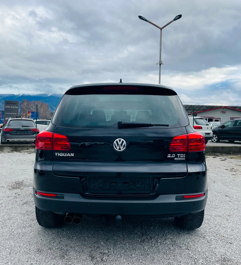 VW Tiguan 2.0 TDI 4Motion * Панорама* Сервизна история* , снимка 6 - Автомобили и джипове - 53398682