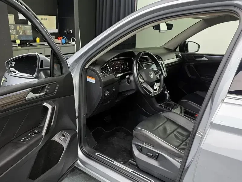 VW Tiguan 2.0 TSI Prestige, снимка 7 - Автомобили и джипове - 54930131