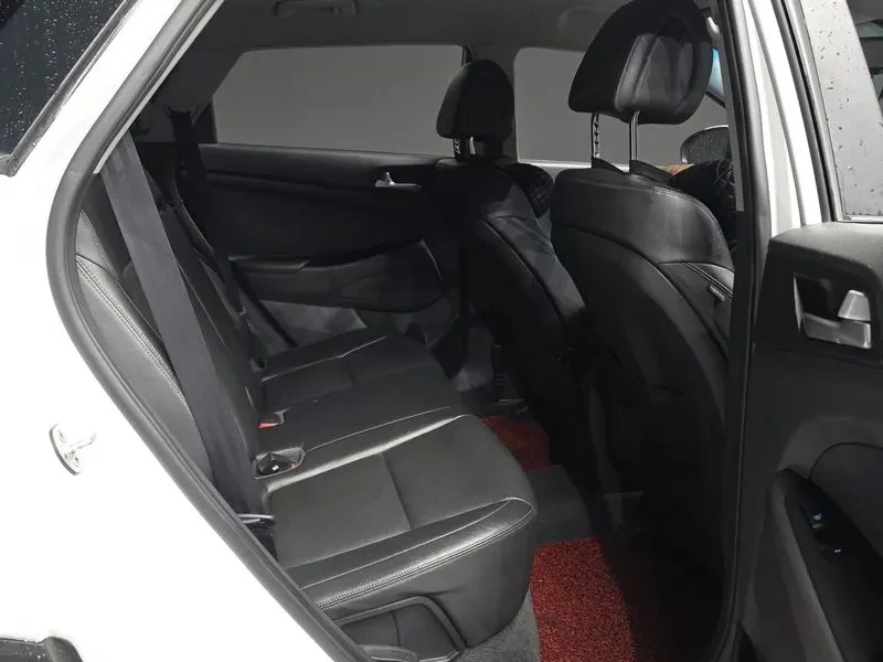Hyundai Tucson 1.7 2WD MODERN, снимка 12 - Автомобили и джипове - 55012060
