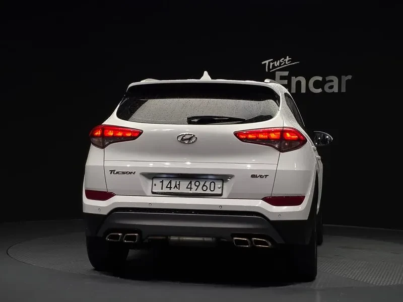 Hyundai Tucson 1.7 2WD MODERN, снимка 4 - Автомобили и джипове - 55012060