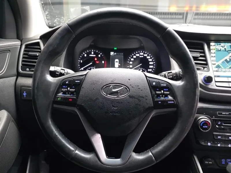 Hyundai Tucson 1.7 2WD MODERN, снимка 13 - Автомобили и джипове - 55012060