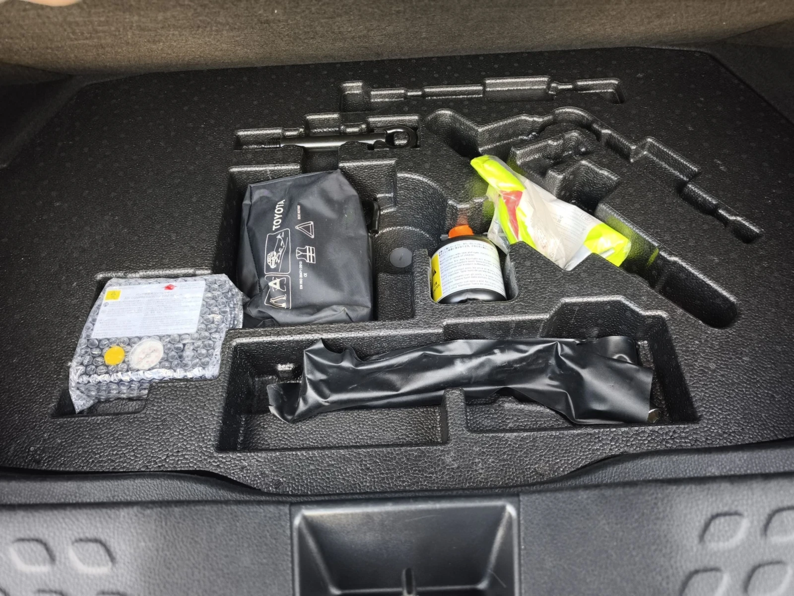 Toyota C-HR 1.8HYBRID FIRST EDITION FULL SERVICE IN TOYOTA  | Mobile.bg � ����������� 14