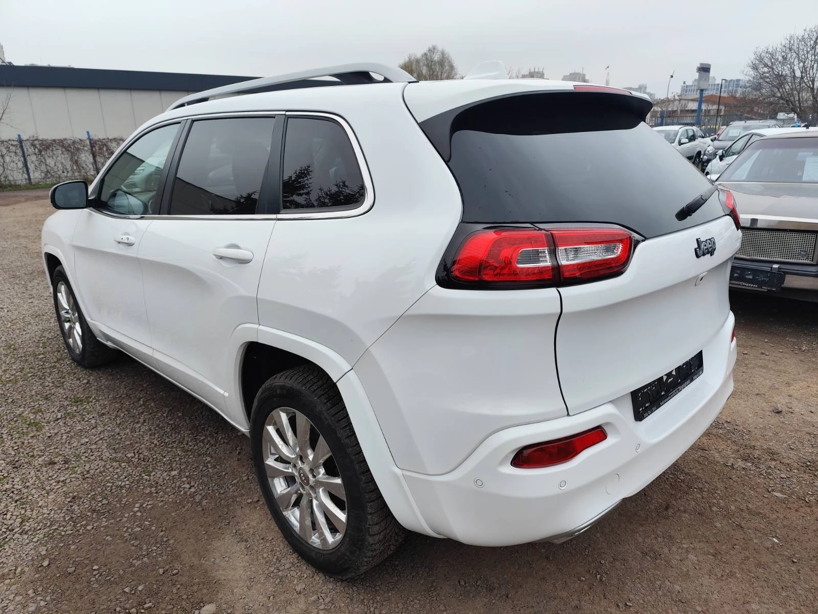 Jeep Cherokee 2.2TD Overl.AWD200кс - изображение 4