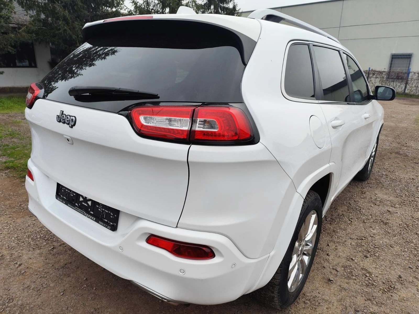 Jeep Cherokee 2.2TD Overl.AWD200кс - изображение 6
