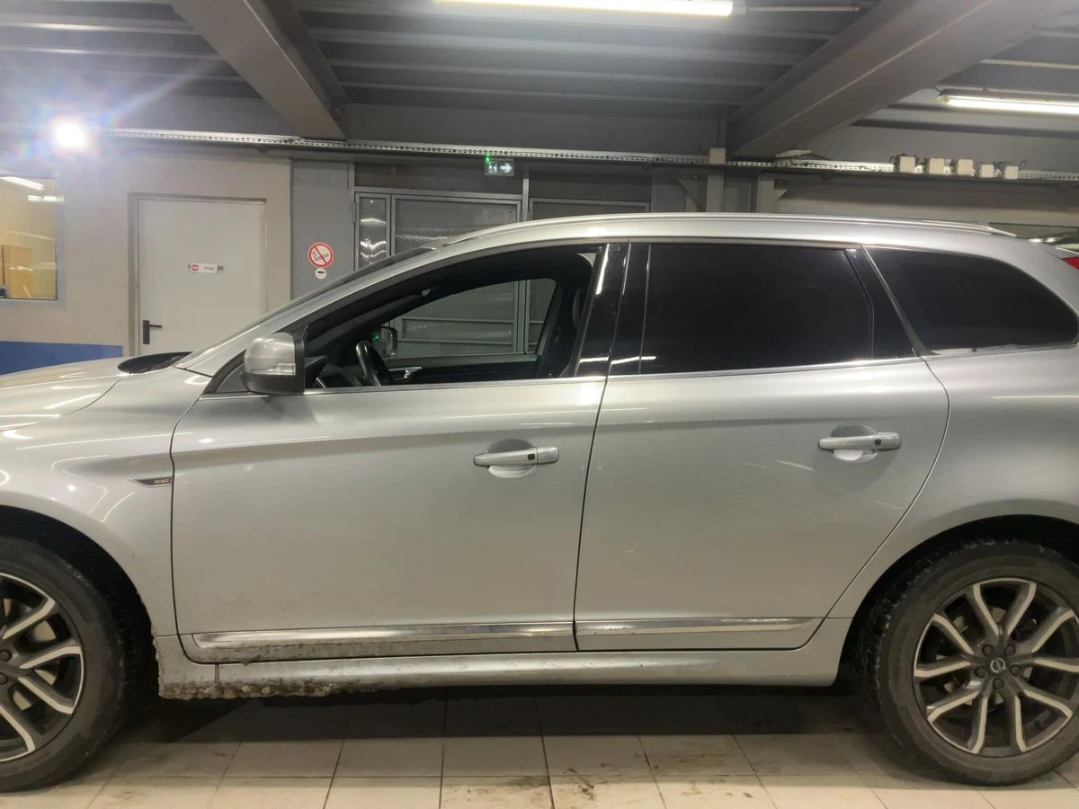 Volvo XC60 Xenium, снимка 3 - Автомобили и джипове - 53962354