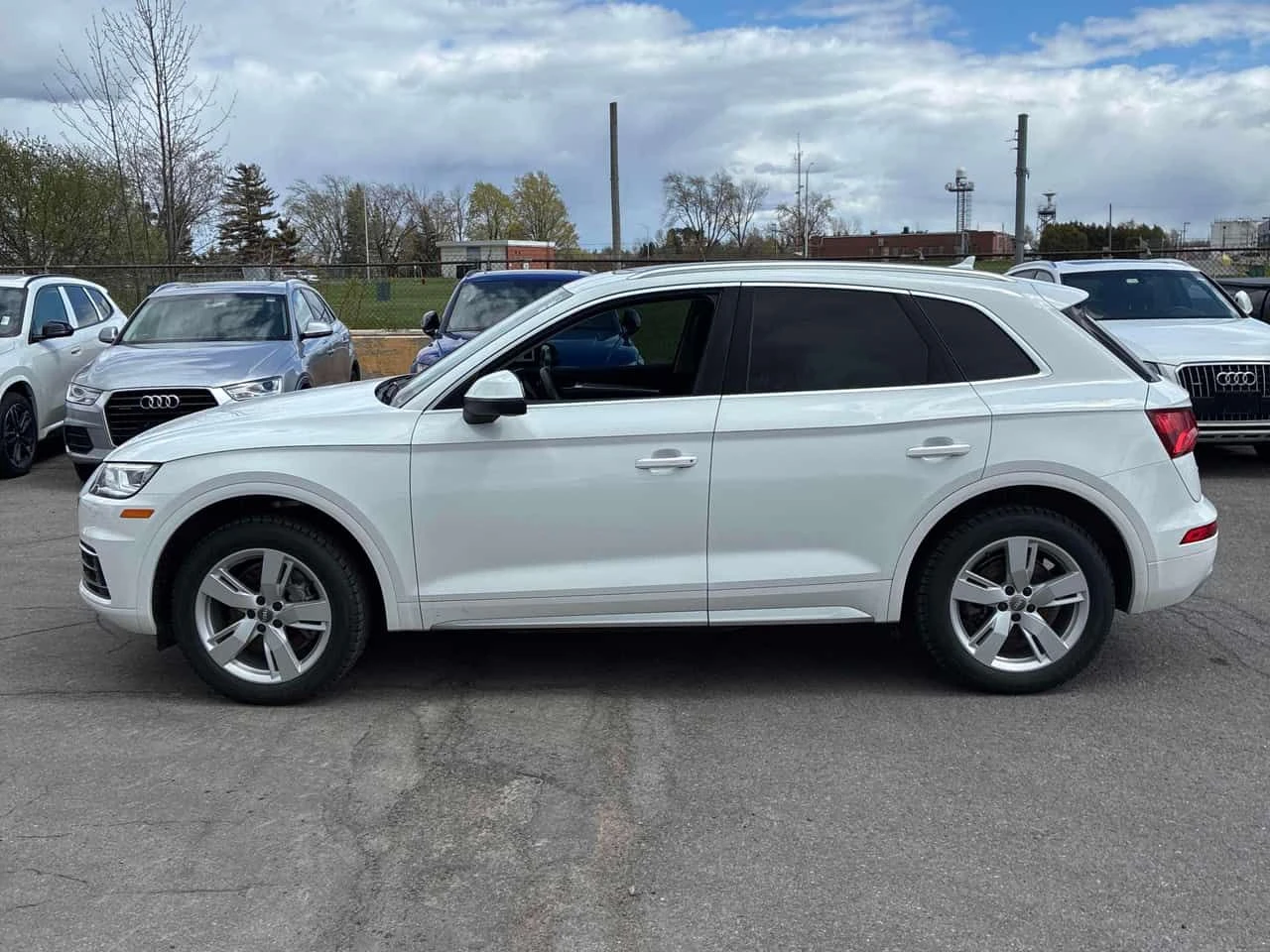 Audi Q5 Technik| DIGITAL| 360| B&O| ПОДГРЕВ| ПАНО + ГУМИ, снимка 2 - Автомобили и джипове - 54480296
