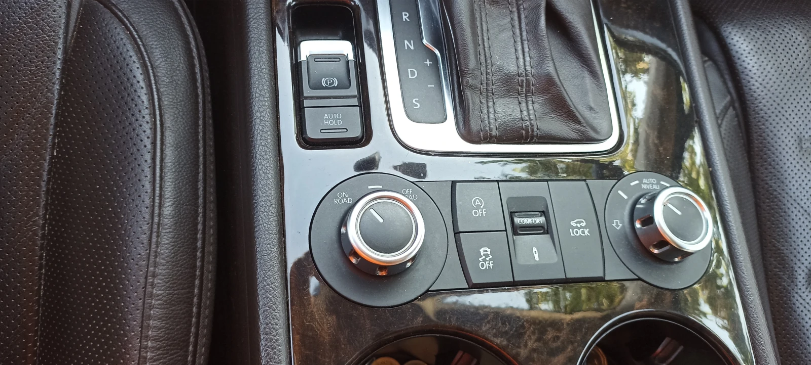 VW Touareg, снимка 5 - Автомобили и джипове - 54511832