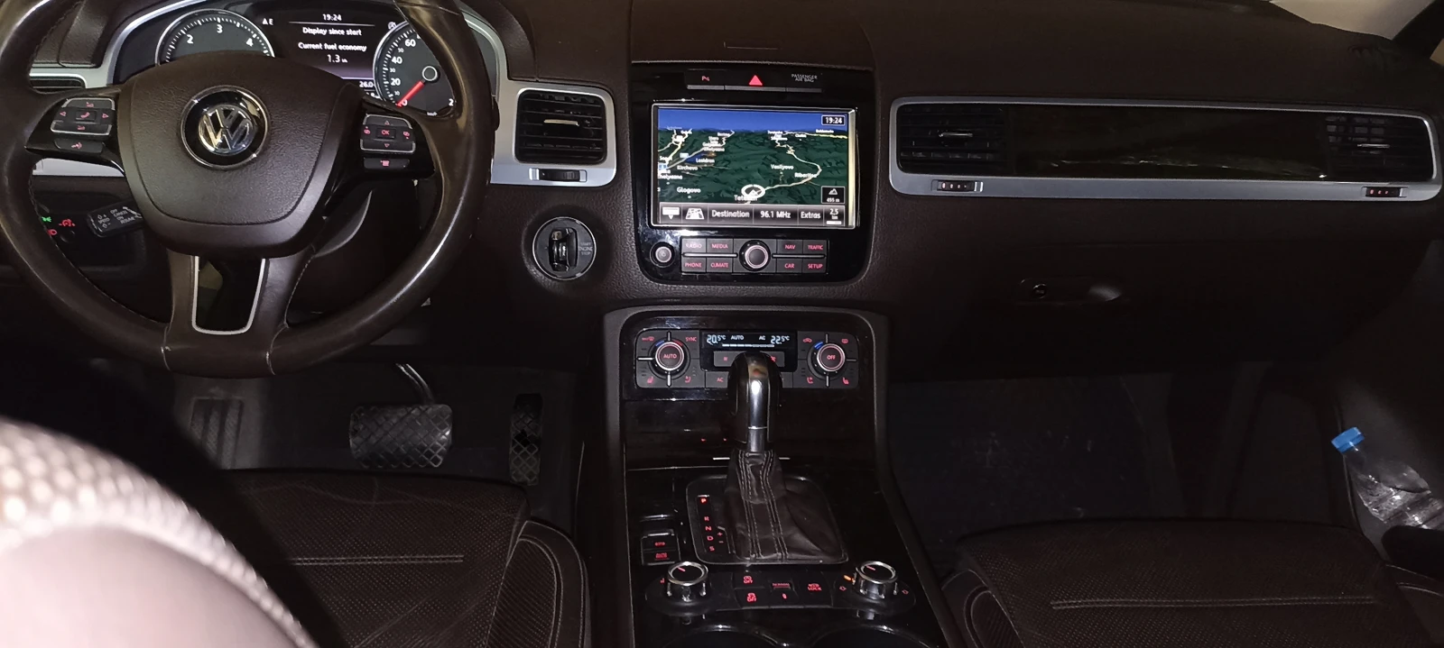 VW Touareg, снимка 8 - Автомобили и джипове - 54511832