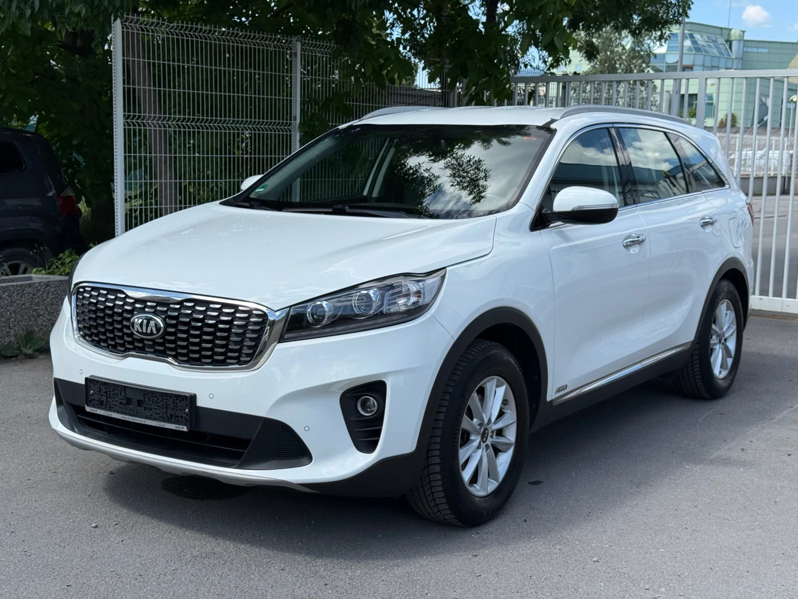Kia Sorento 2.2 CRDi 4WD ЕВРОПЕЙСКА! , снимка 3 - Автомобили и джипове - 54700455