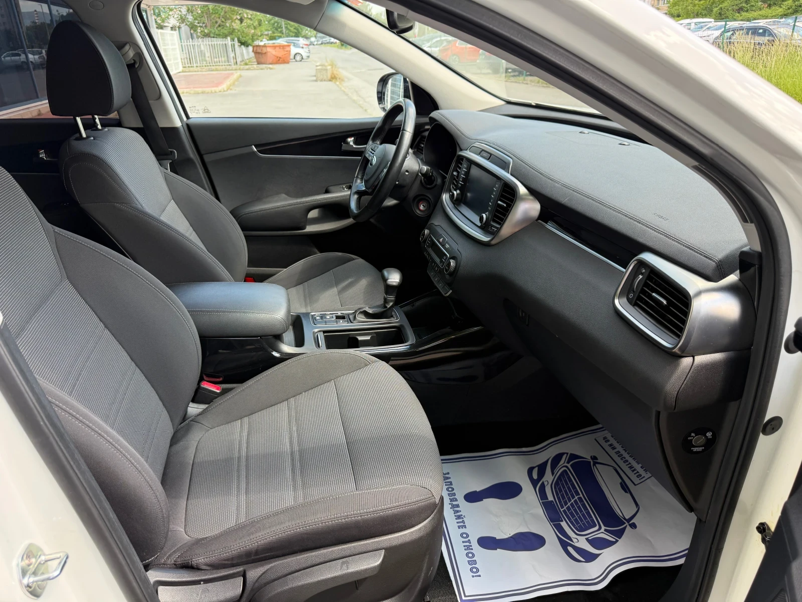 Kia Sorento 2.2 CRDi 4WD ЕВРОПЕЙСКА! , снимка 13 - Автомобили и джипове - 54700455