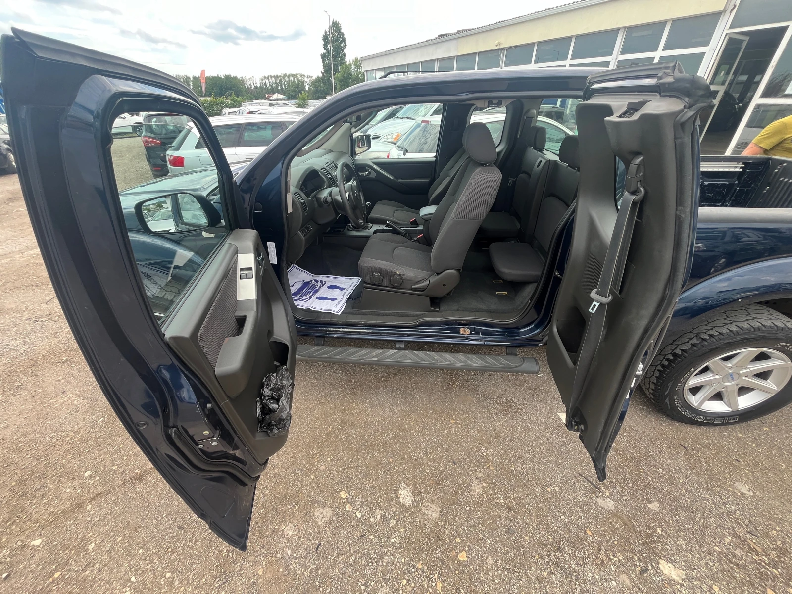 Nissan Navara 2.5 ����� 4�4 | Mobile.bg � ����������� 8