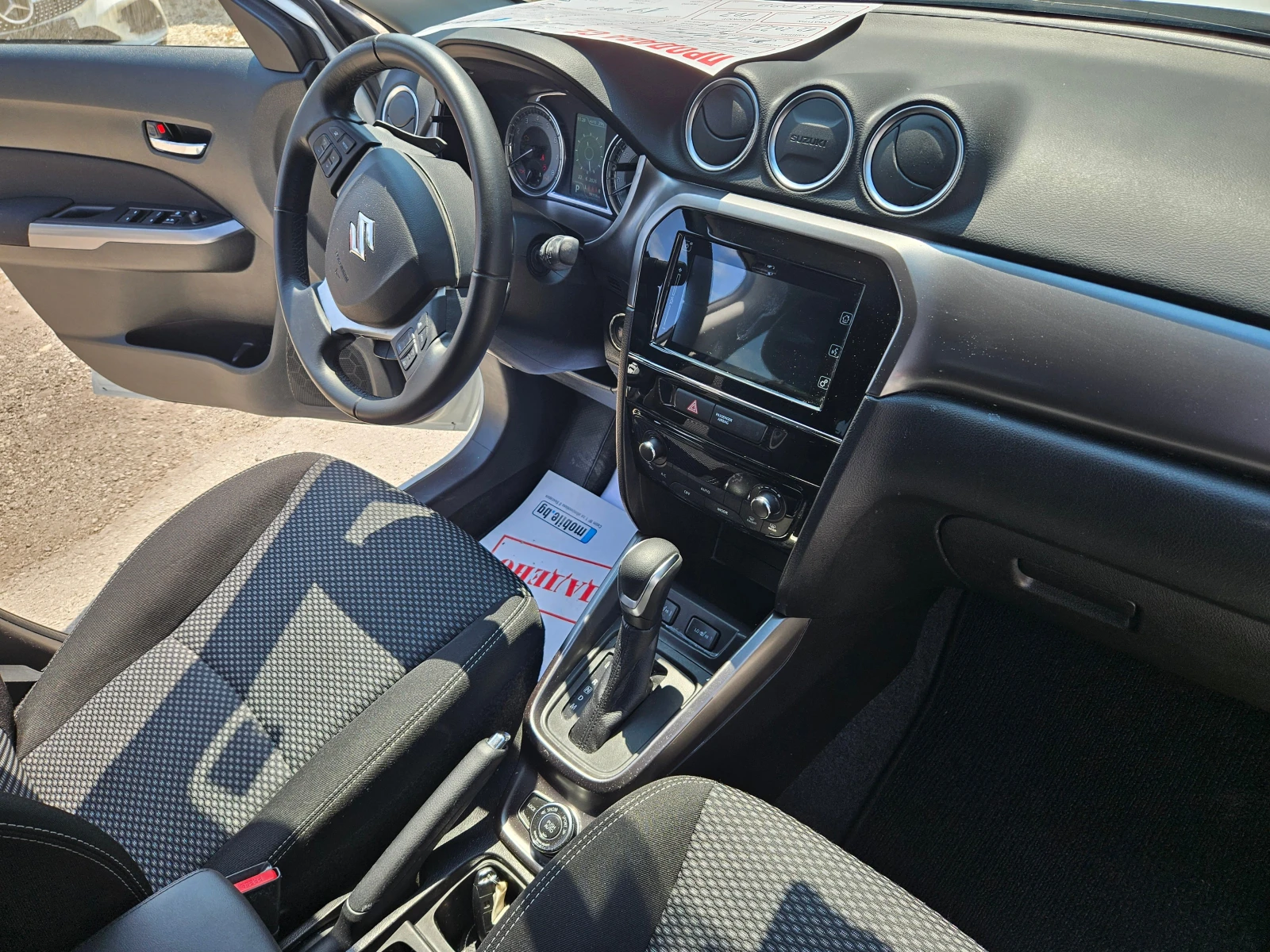 Suzuki Vitara 1.5 FUL HIBIT 4x4, снимка 11 - Автомобили и джипове - 55002298