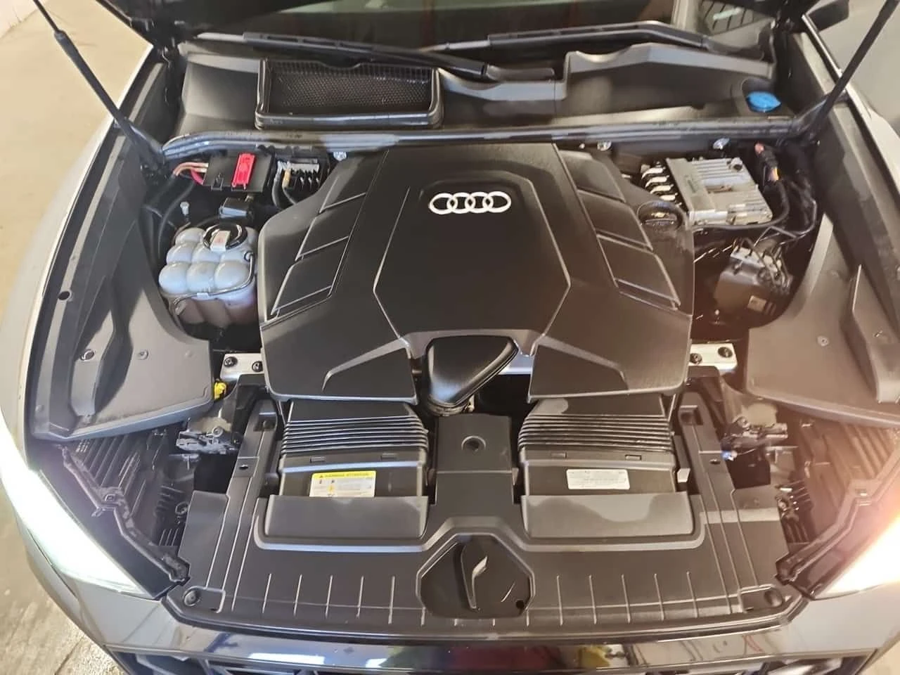 Audi Q8 * TECHNIK * CARFAX * ОТ ПРЕДСТАВИТЕЛСТВО * , снимка 17 - Автомобили и джипове - 55207163