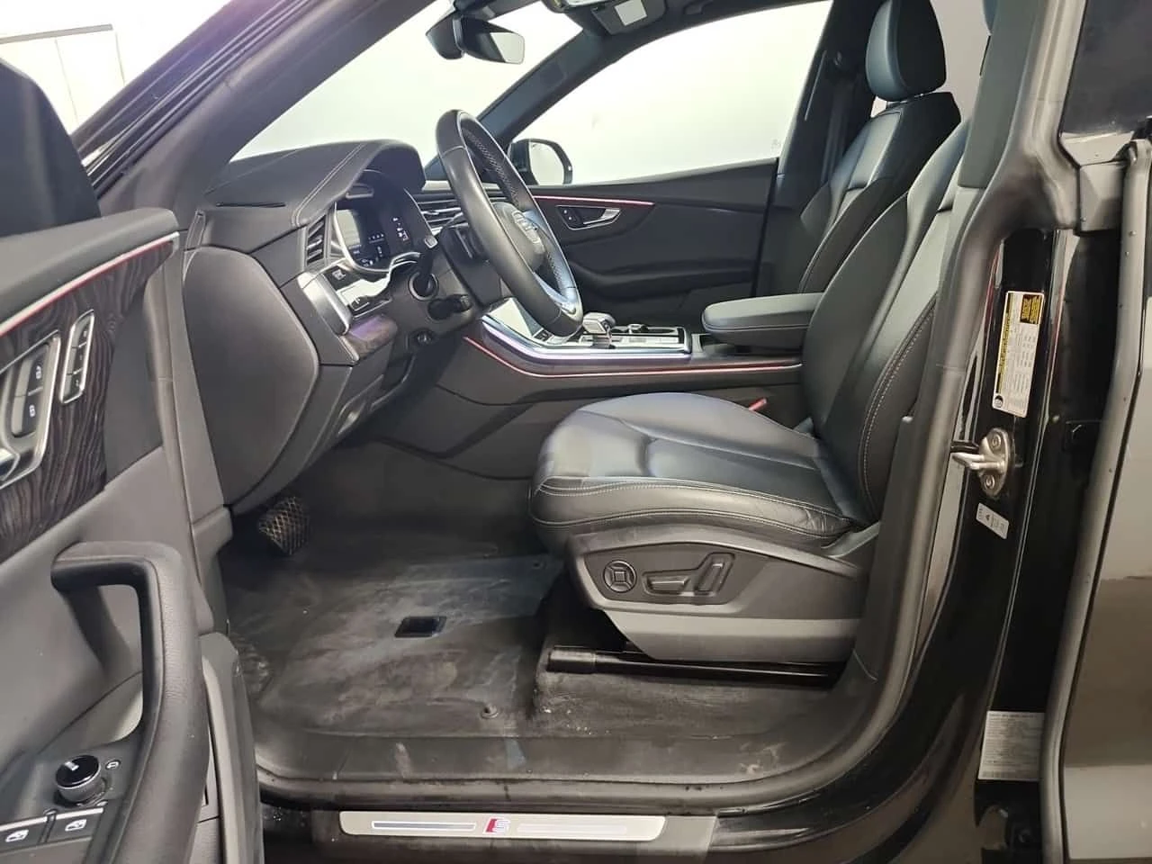 Audi Q8 * TECHNIK * CARFAX * ОТ ПРЕДСТАВИТЕЛСТВО * , снимка 9 - Автомобили и джипове - 55207163