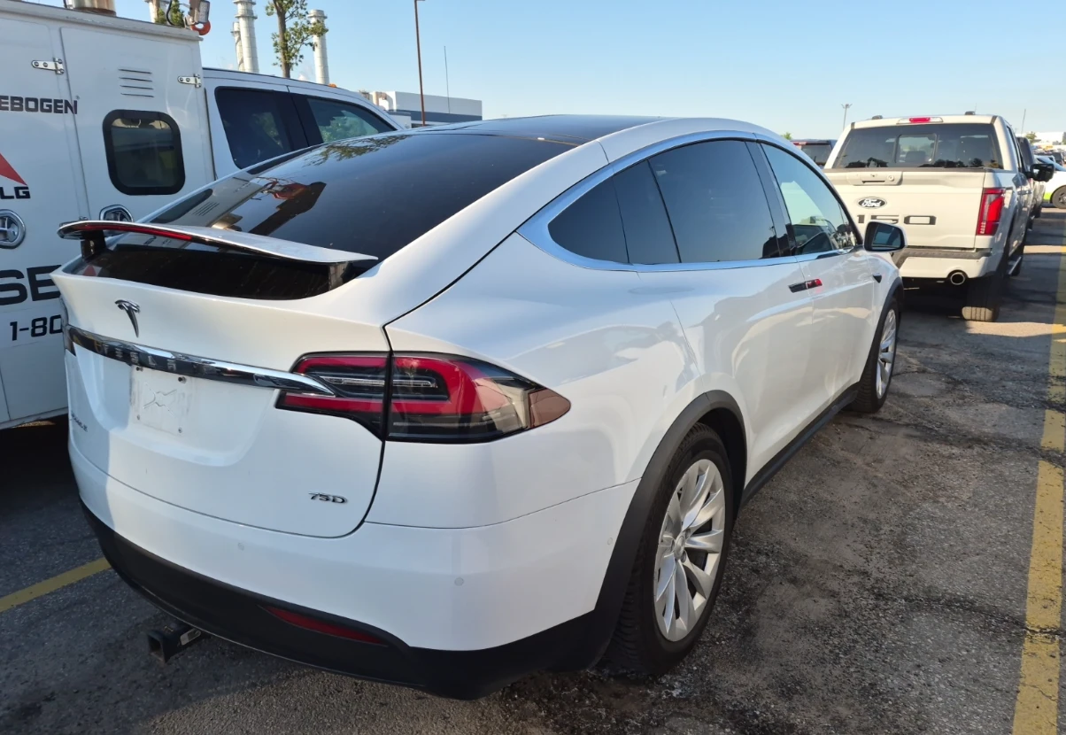 Tesla Model X AWD* 81к км* Панорама* Памет* м.Точки* 2keys* 7-ме, снимка 3 - Автомобили и джипове - 55234692