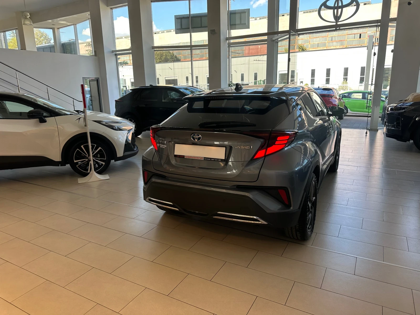 Toyota C-HR Style, снимка 6 - Автомобили и джипове - 56214049