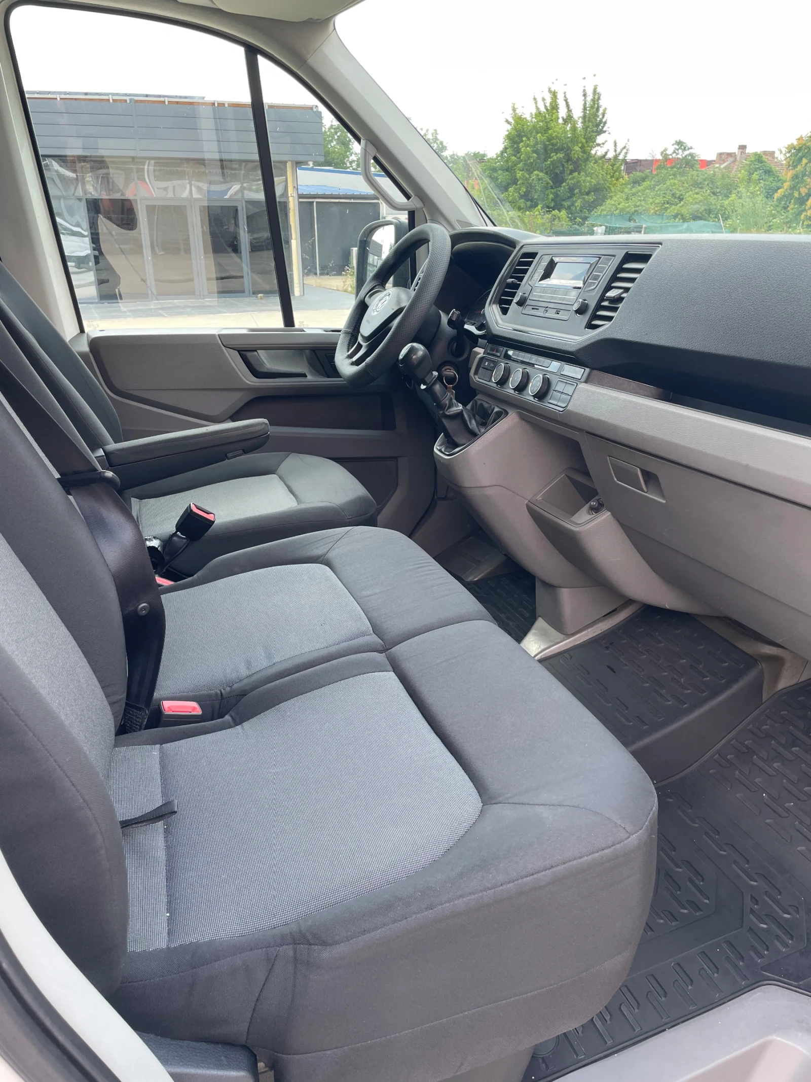 VW Crafter 2.0 TDI MAXI/ AC / EV 6B/, снимка 13 - Бусове и автобуси - 55411545