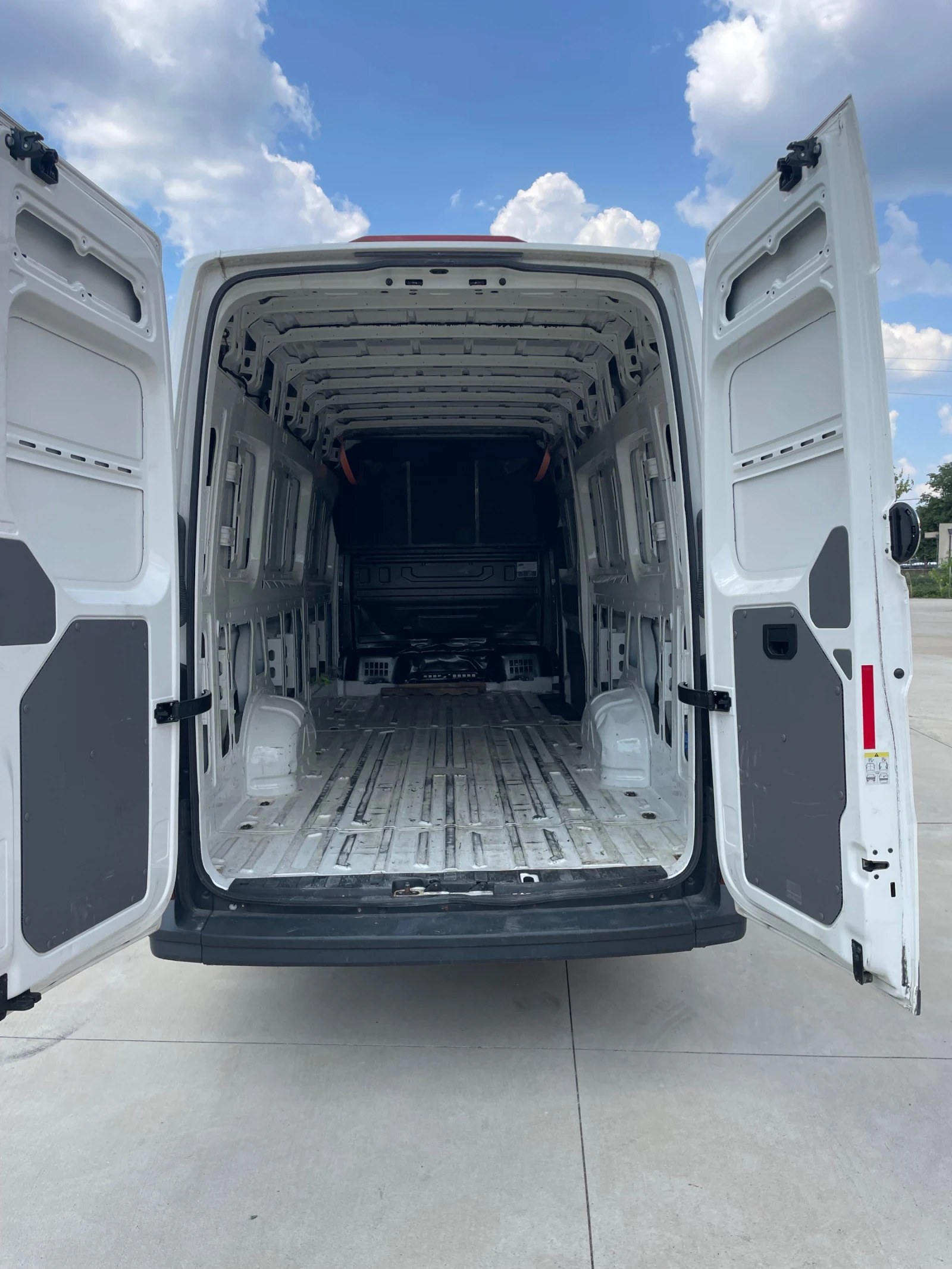 VW Crafter 2.0 TDI MAXI/ AC / EV 6B/, снимка 6 - Бусове и автобуси - 55411545