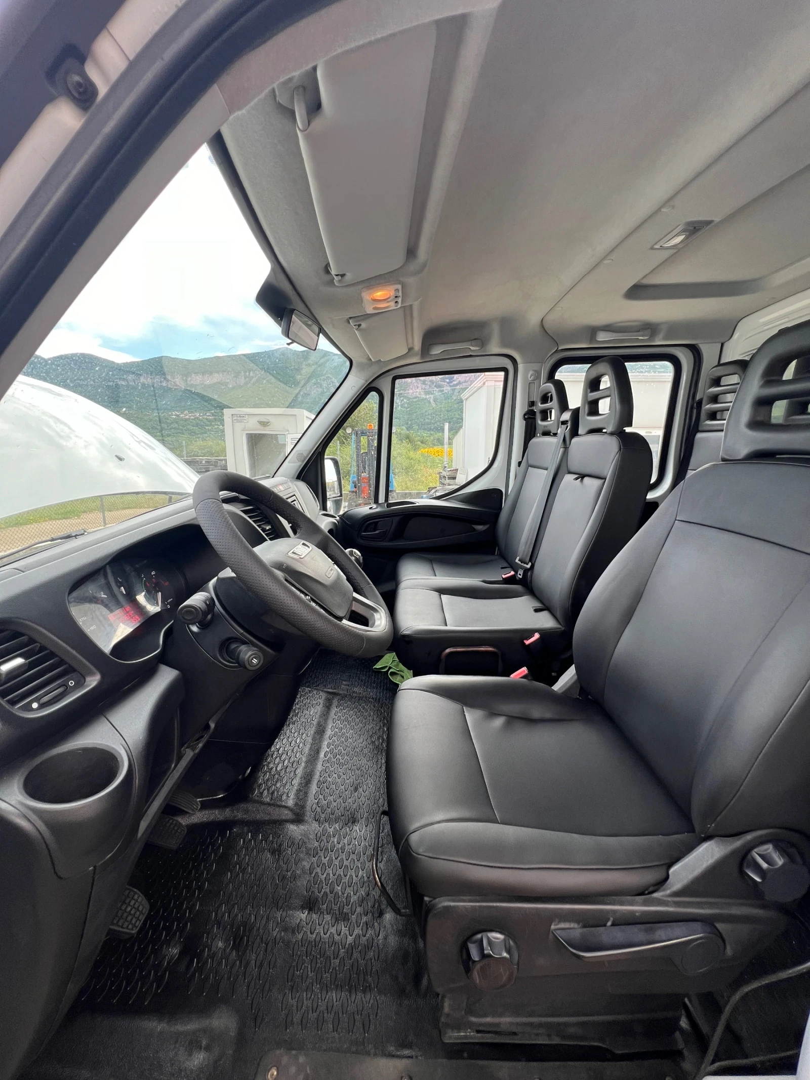 Iveco Daily, снимка 11 - Бусове и автобуси - 55978849