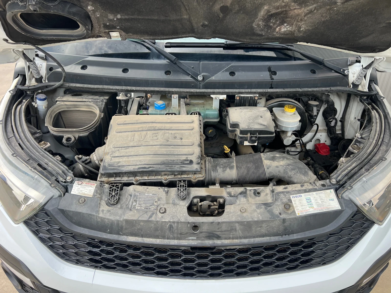 Iveco Daily, снимка 9 - Бусове и автобуси - 55978849