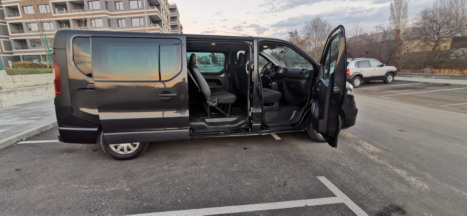 Opel Vivaro LH2 LONG , снимка 12 - Бусове и автобуси - 56425915