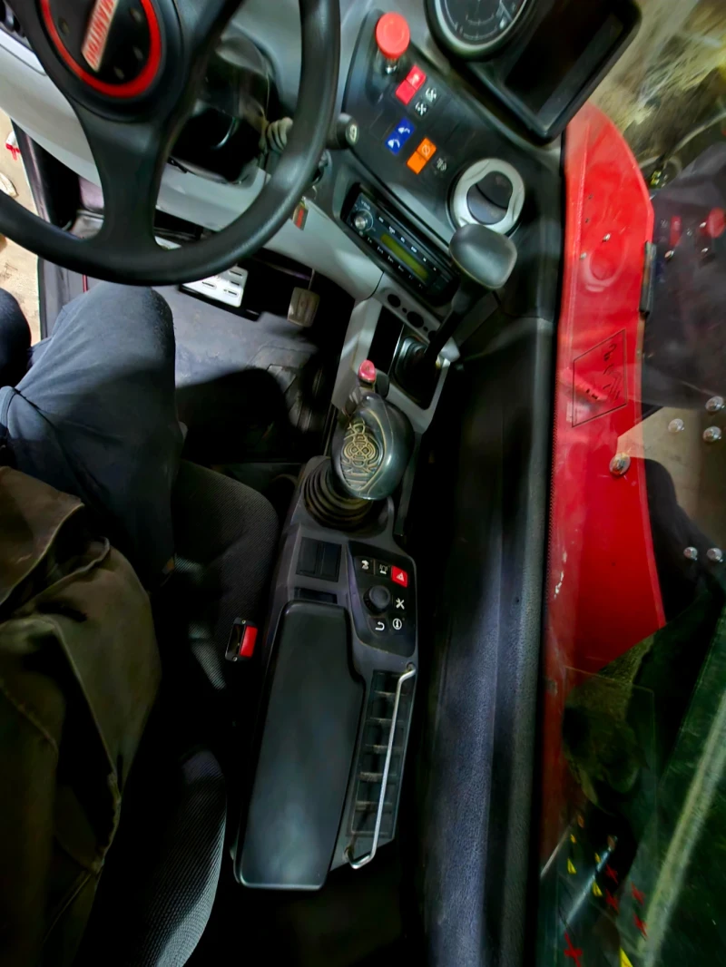 Телескопичен товарач Manitou MLT 733-115, снимка 9 - Селскостопанска техника - 52820567