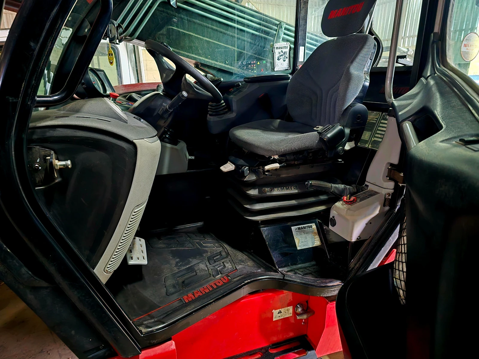 Телескопичен товарач Manitou MLT 733-115 - изображение 6