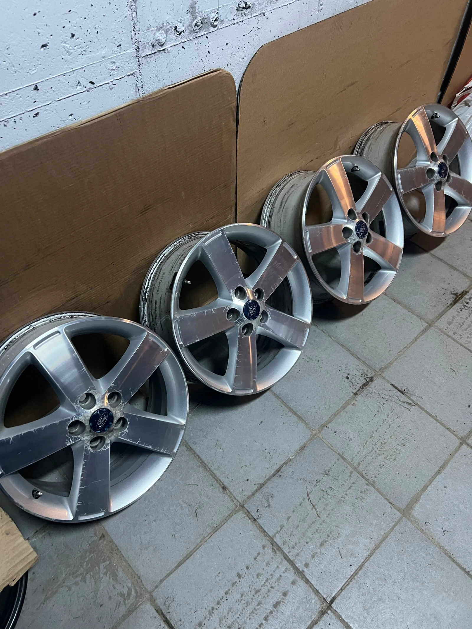 ������ | Mobile.bg � ����������� 4