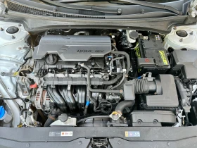 Hyundai Elantra 2.0 MPi, Автоматик 8 ст., ПОДГРЯВАНЕ, КЛИМАТРОНИК,, снимка 16