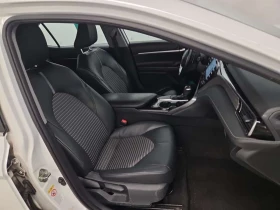 Toyota Camry * SE Auto * CARFAX * ОПЦИЯ ЗА ФИНАНСИРАНЕ, снимка 16