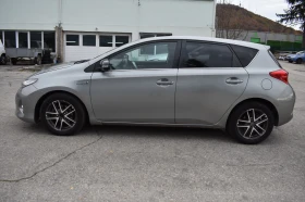 Toyota Auris 1.8HYBRID/NAVI/AUTOMAT/ПЪЛЕН СЕРВИЗ!!, снимка 2