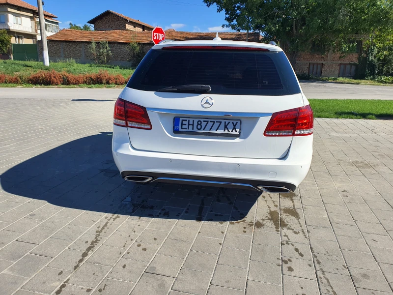 Mercedes-Benz E 220 Комби, снимка 5 - Автомобили и джипове - 38047349