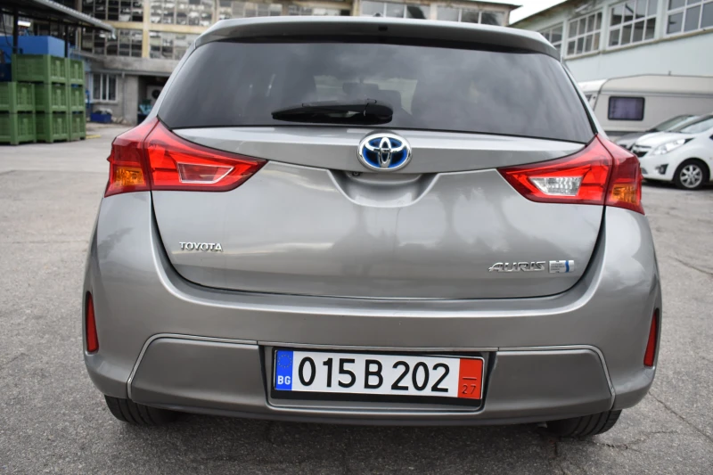 Toyota Auris 1.8HYBRID/NAVI/AUTOMAT/ПЪЛЕН СЕРВИЗ!!, снимка 4 - Автомобили и джипове - 48070330