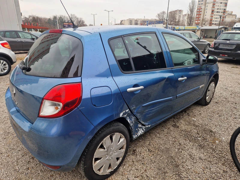 Renault Clio 1.1i, снимка 4 - Автомобили и джипове - 48100665