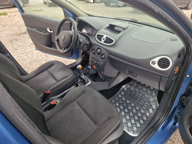 Renault Clio 1.1i, снимка 9 - Автомобили и джипове - 48100665