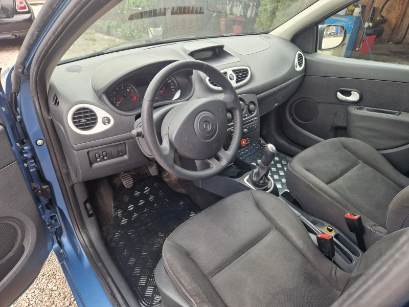 Renault Clio 1.1i, снимка 7 - Автомобили и джипове - 48100665