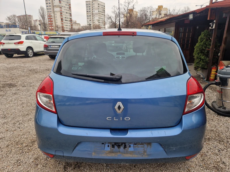 Renault Clio 1.1i, снимка 5 - Автомобили и джипове - 48100665