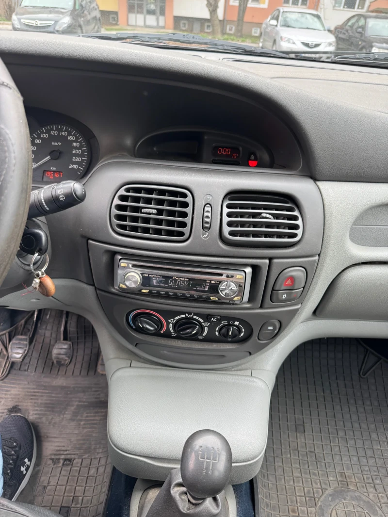 Renault Scenic, снимка 5 - Автомобили и джипове - 49466940