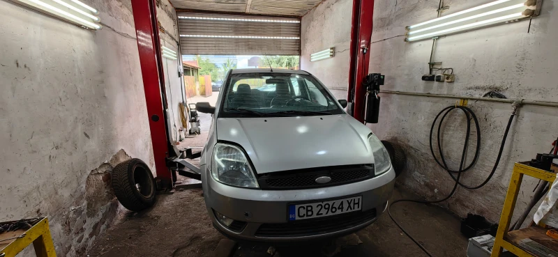 Ford Fiesta, снимка 6 - Автомобили и джипове - 51233225