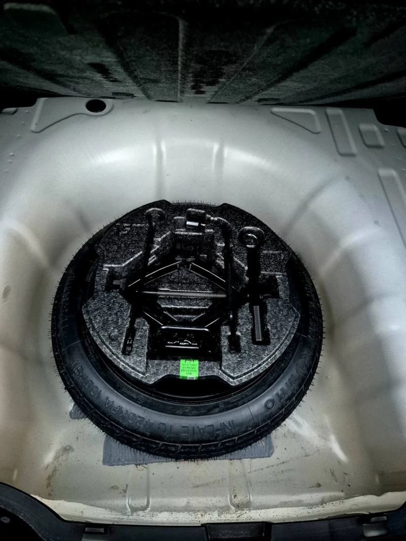 Hyundai Elantra 1.6, снимка 12 - Автомобили и джипове - 51980112