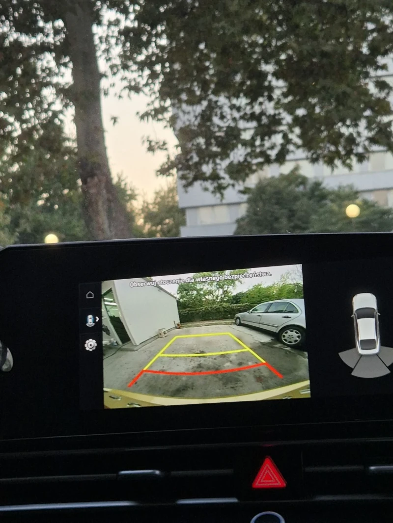 Hyundai Elantra 1.6, снимка 8 - Автомобили и джипове - 51980112