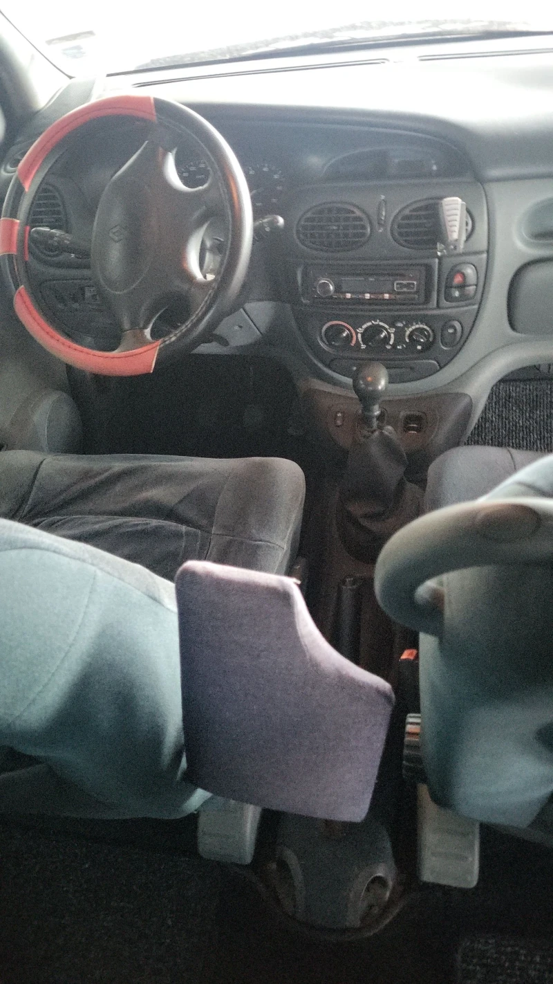 Renault Megane Scenic , снимка 7 - Автомобили и джипове - 52437492