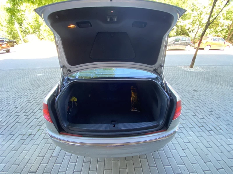 Audi A8, снимка 14 - Автомобили и джипове - 53251150