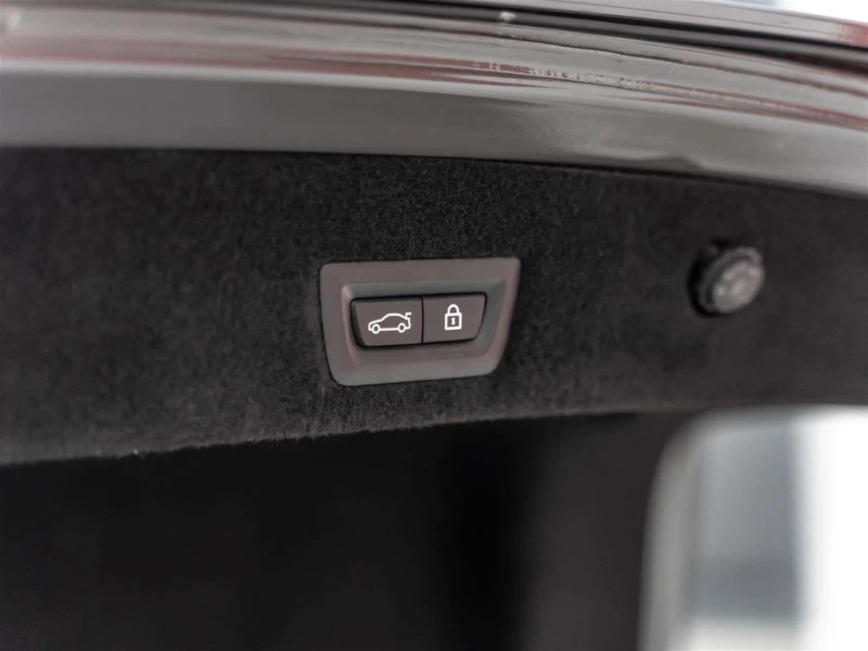 BMW 750 * M SPORT PACKAGE * MASSAGE SEATS * 360 CAMERA, снимка 17 - Автомобили и джипове - 53327214