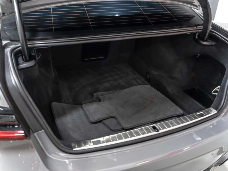 BMW 750 * M SPORT PACKAGE * MASSAGE SEATS * 360 CAMERA, снимка 16 - Автомобили и джипове - 53327214