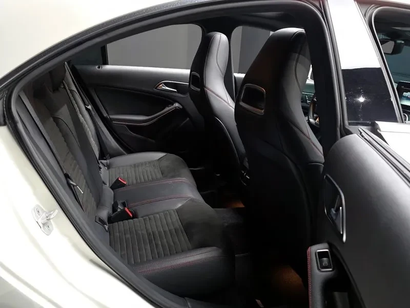 Mercedes-Benz CLA 2.5, снимка 12 - Автомобили и джипове - 54287626